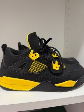Jordan 4 Retro Black and yellow